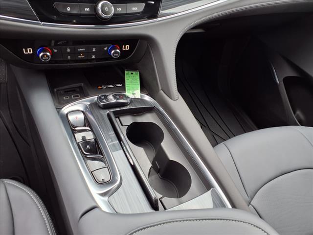 2024 Buick Enclave Essence photo 8