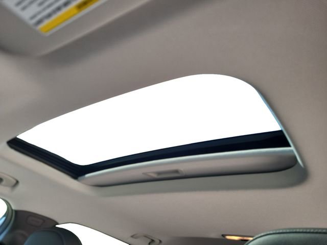 2025 Chevrolet Trax LT photo 17