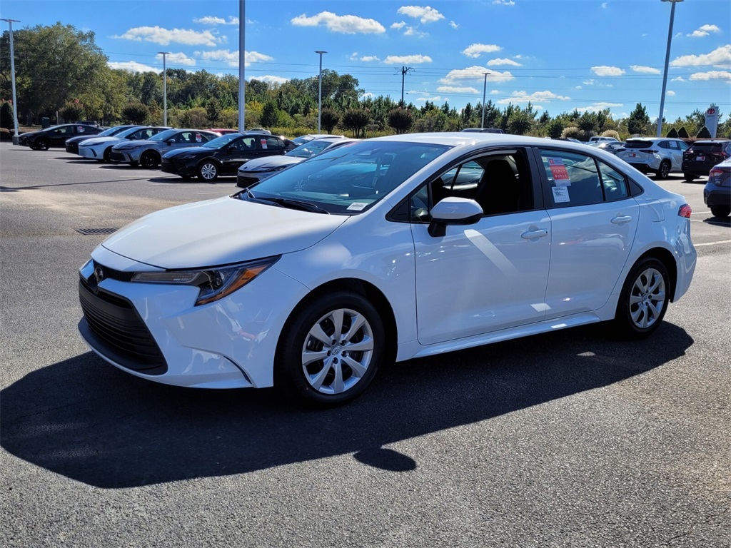 2026 Toyota Corolla LE photo 2