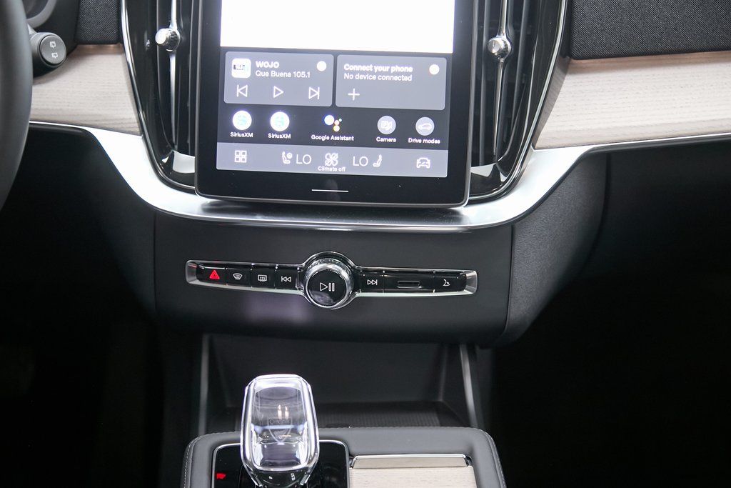 2025 VOLVO XC90 - Image 27