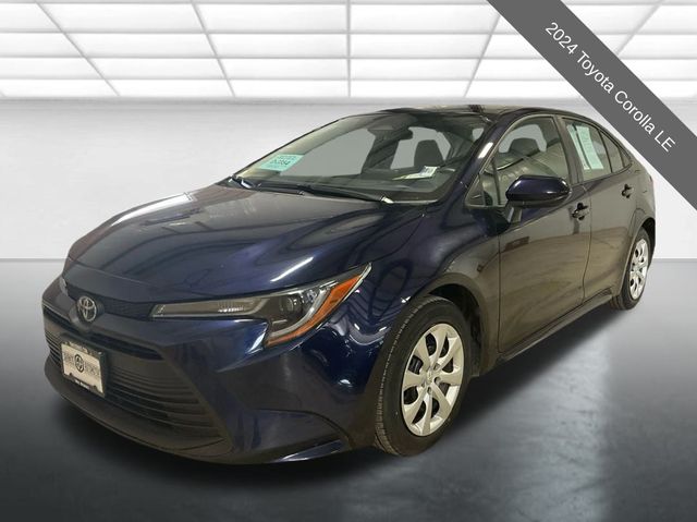 2024 Toyota Corolla LE's photo