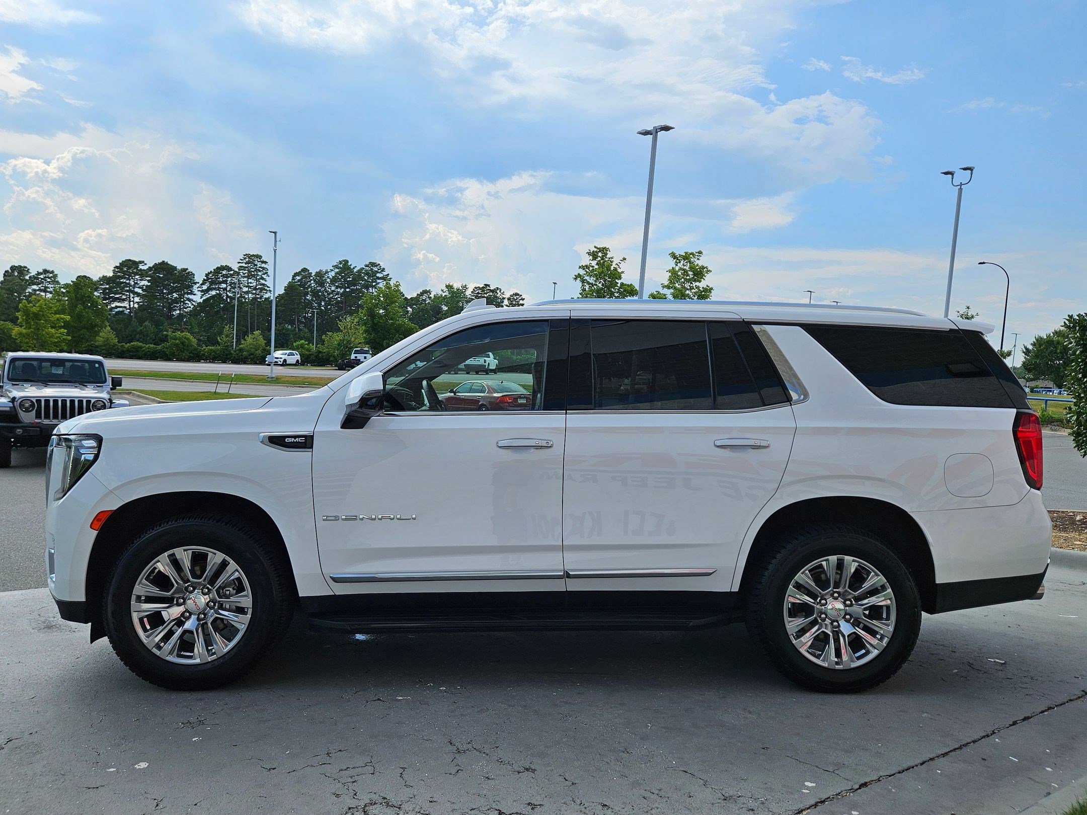 2023 Gmc Yukon Denali photo 2