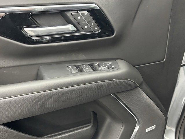 2026 Chevrolet Suburban Premier photo 15