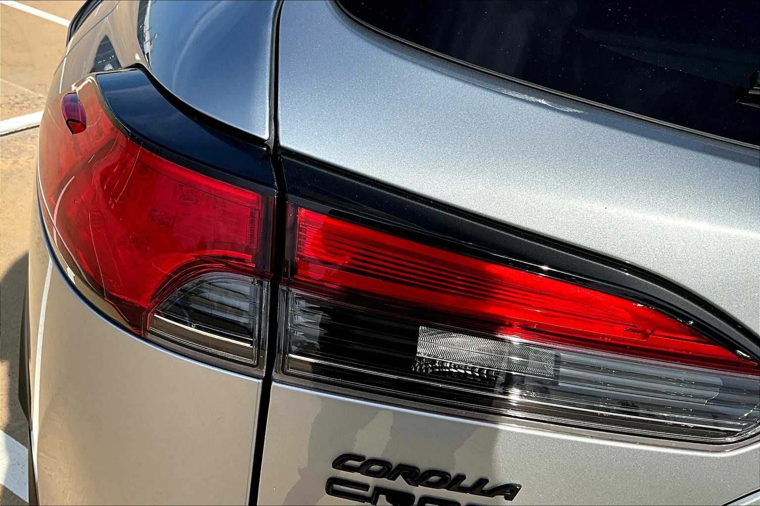 2024 Toyota Corolla Cross Hybrid XSE photo 27