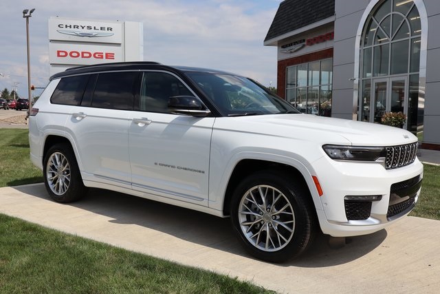 2025 Jeep Grand Cherokee L Summit photo 2
