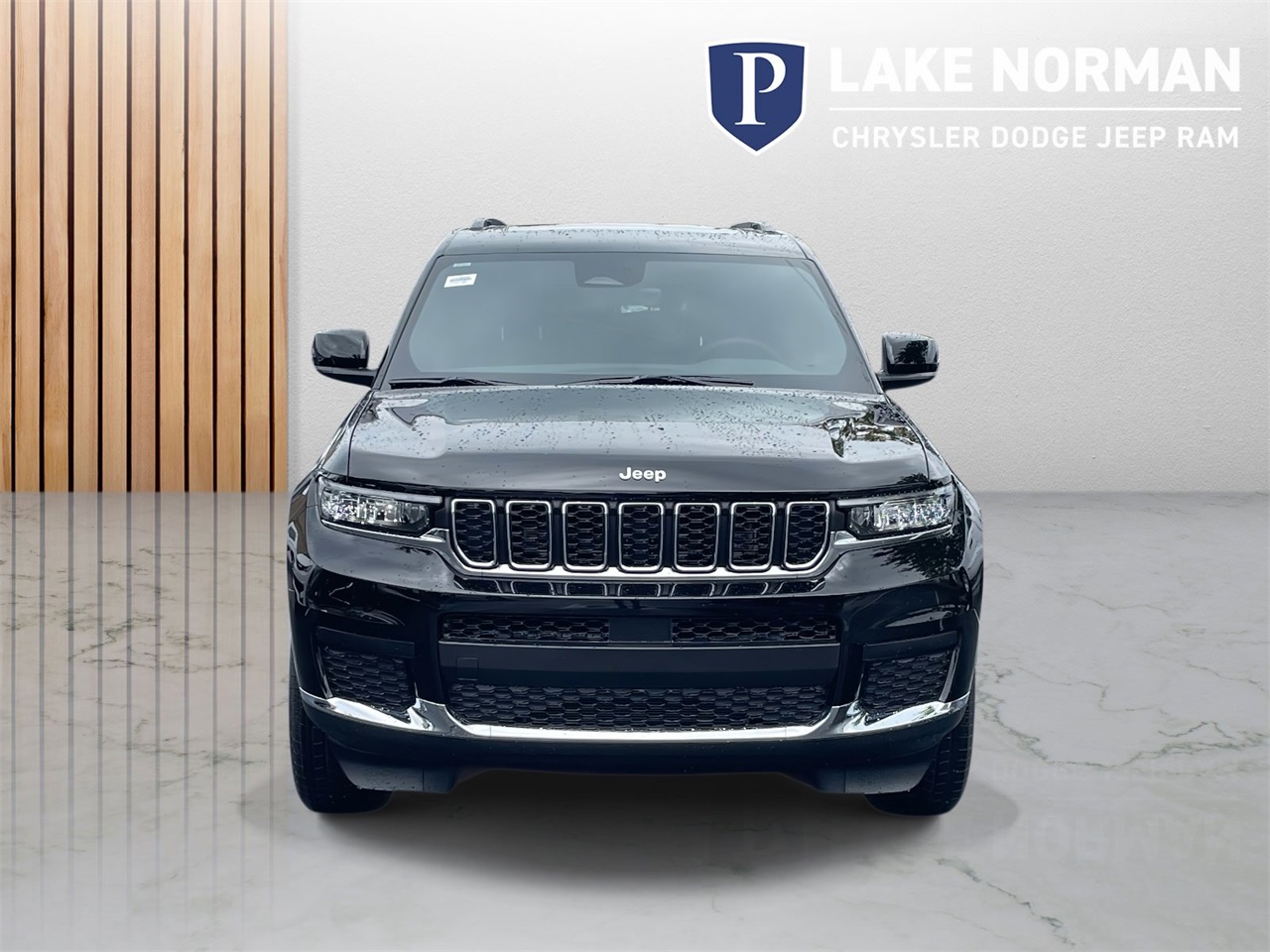 2025 Jeep Grand Cherokee Laredo X photo 3
