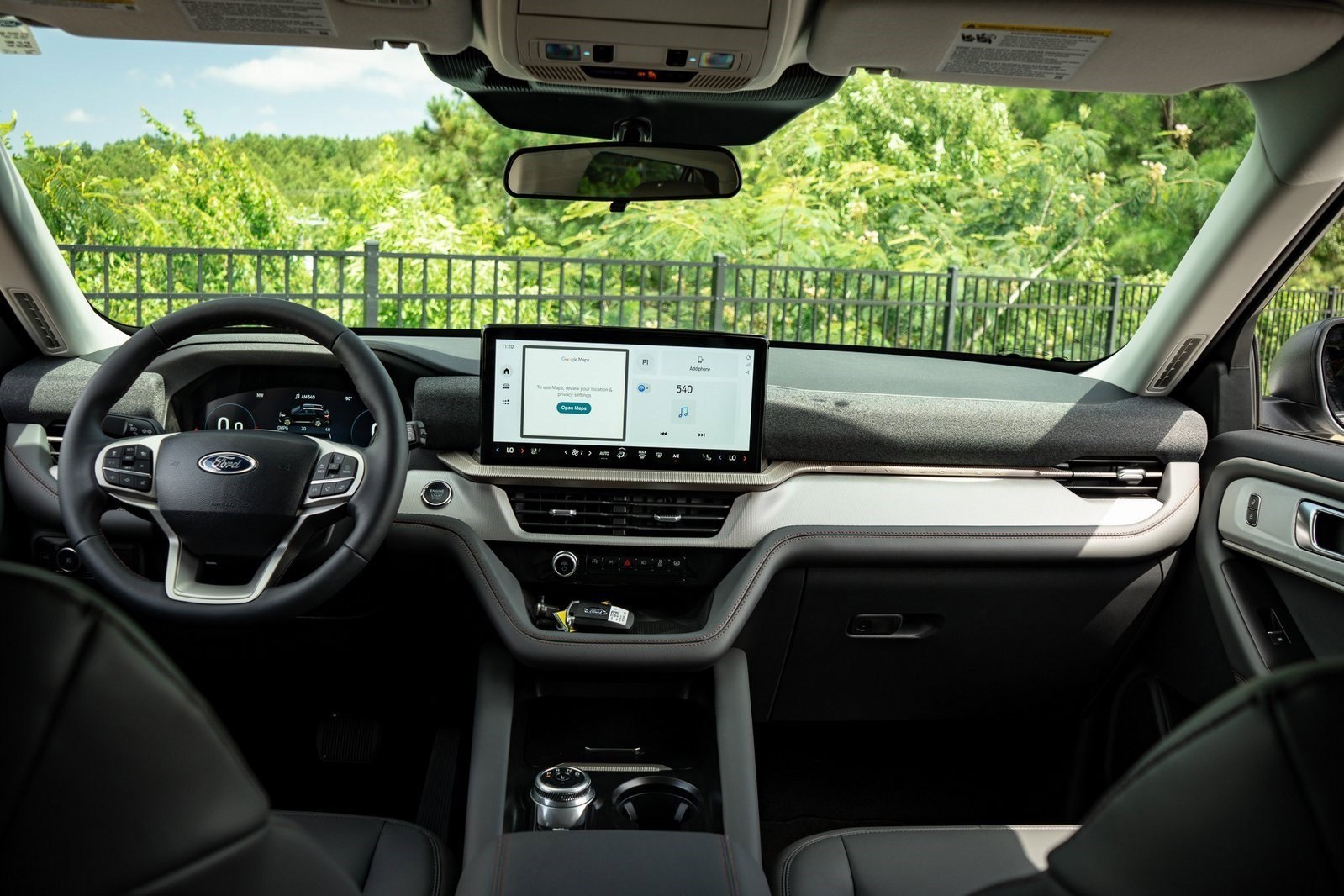 2025 Ford Explorer photo 18