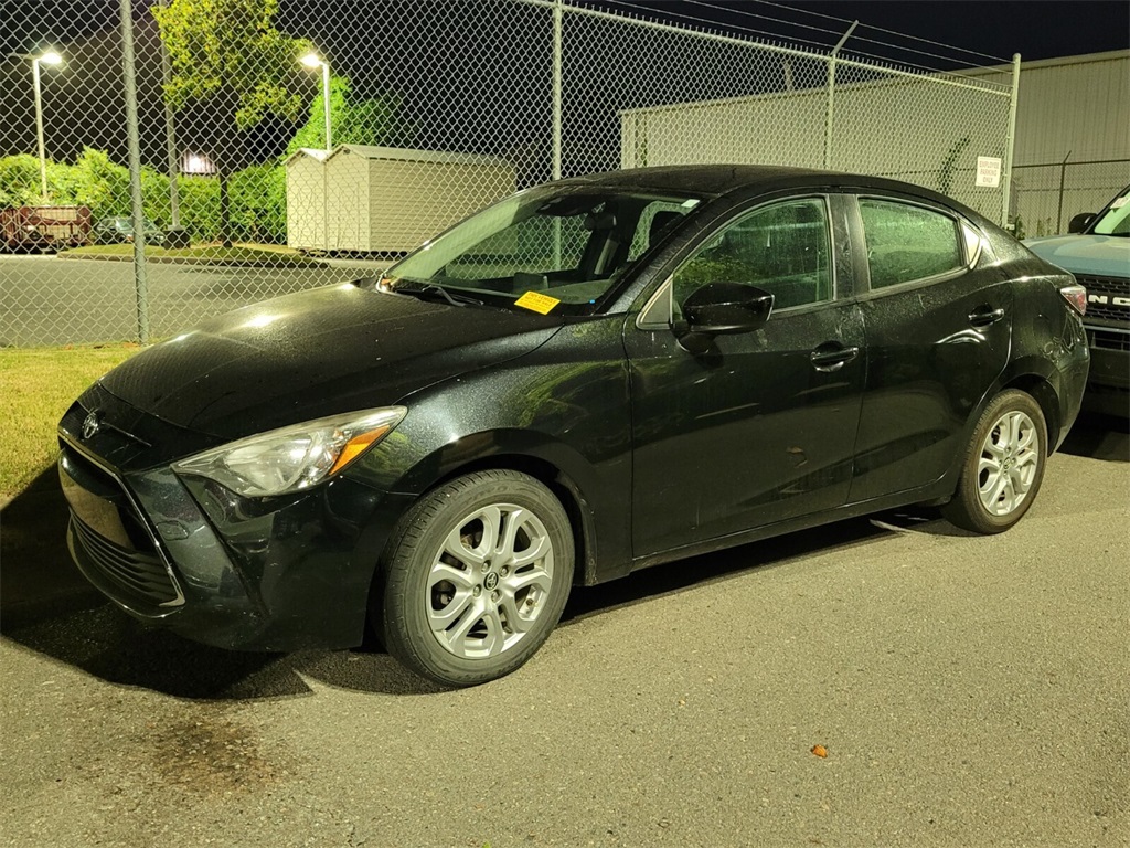 2018 Toyota Yaris iA Base photo 2