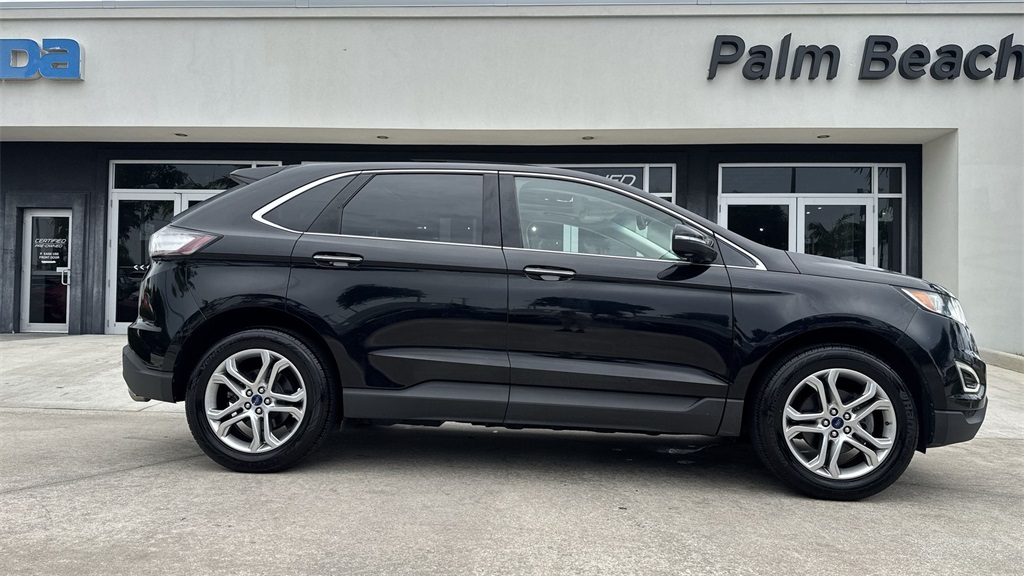2017 Ford Edge Titanium photo 22