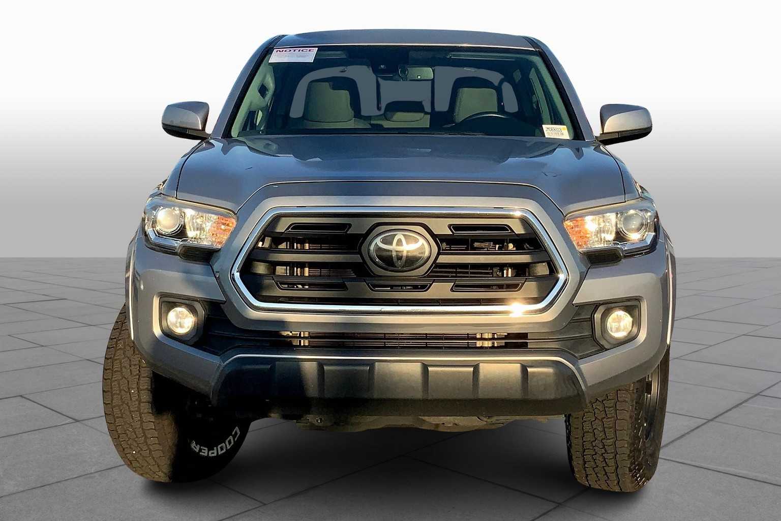 2018 Toyota Tacoma SR5 photo 3