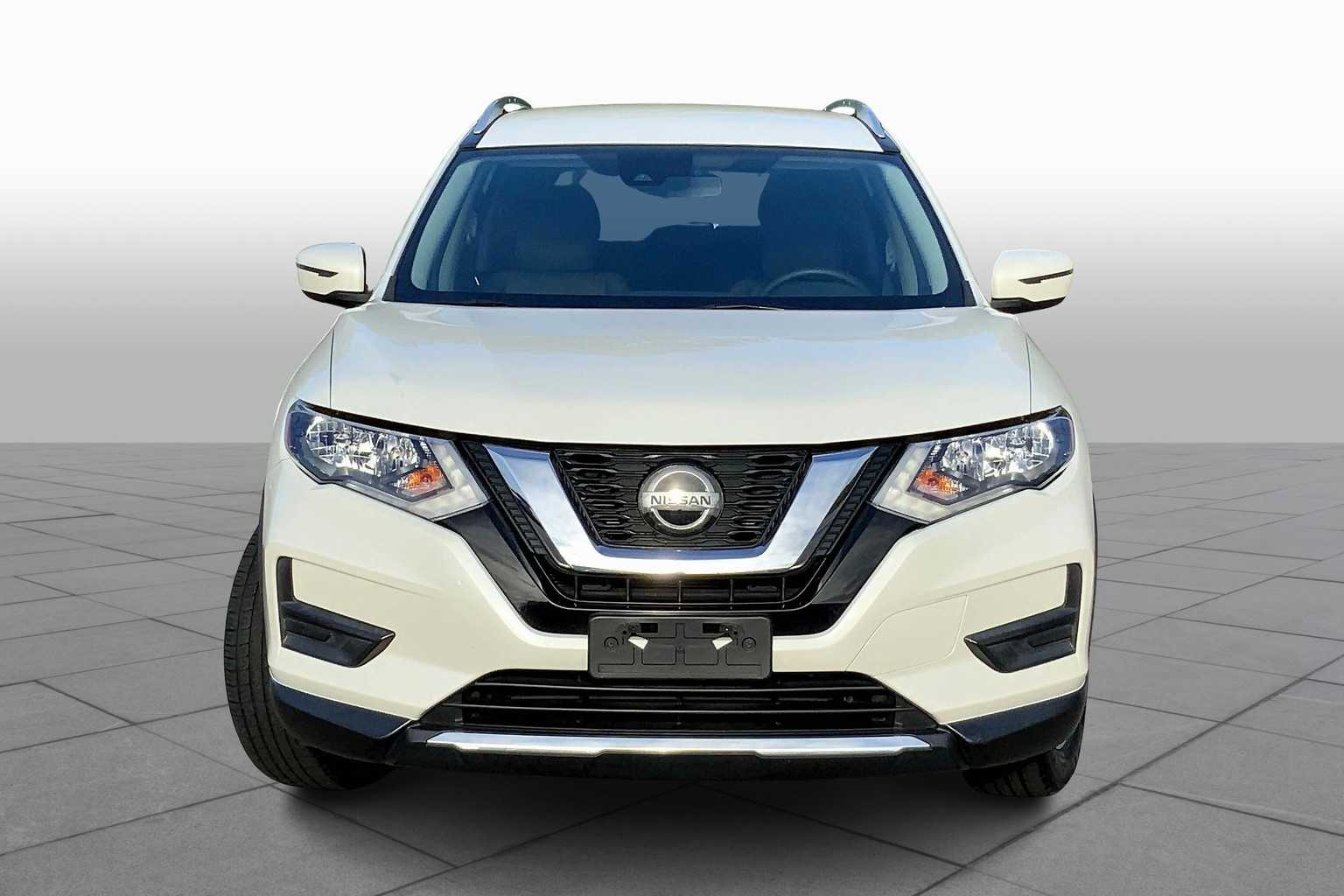 2020 Nissan Rogue SV photo 3