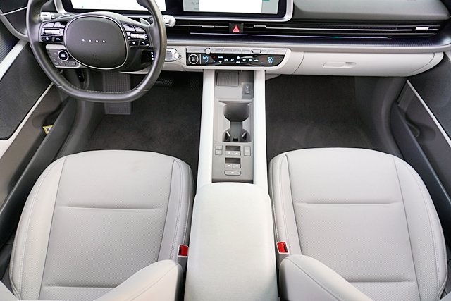 Used 2023 Green Hyundai SEL image 18