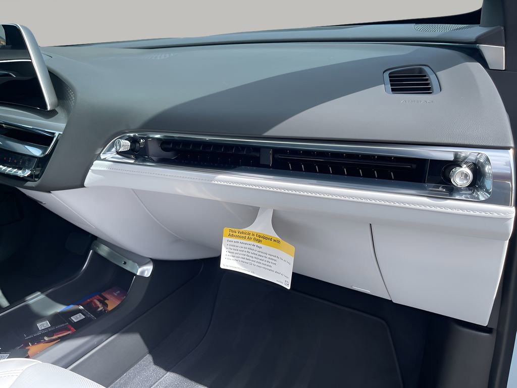 2025 Cadillac Lyriq Sport photo 13
