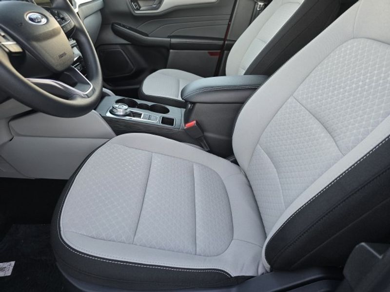 2025 Ford Escape Active photo 9