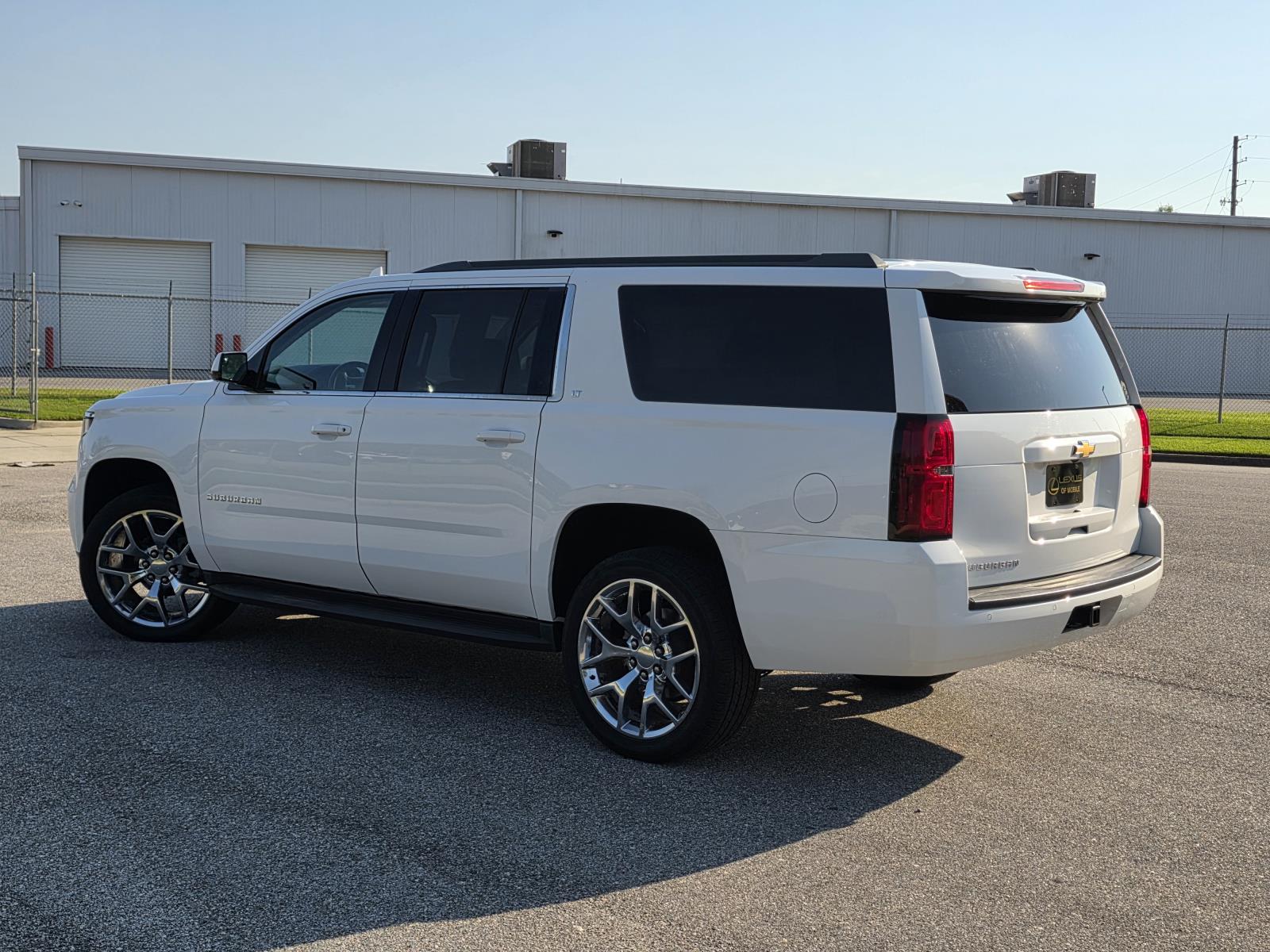 2019 Chevrolet Suburban LT photo 4