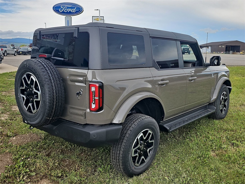2025 Ford Bronco Outer Banks photo 12
