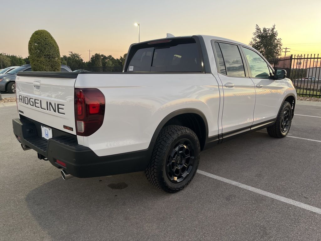 2025 Honda Ridgeline TrailSport photo 3