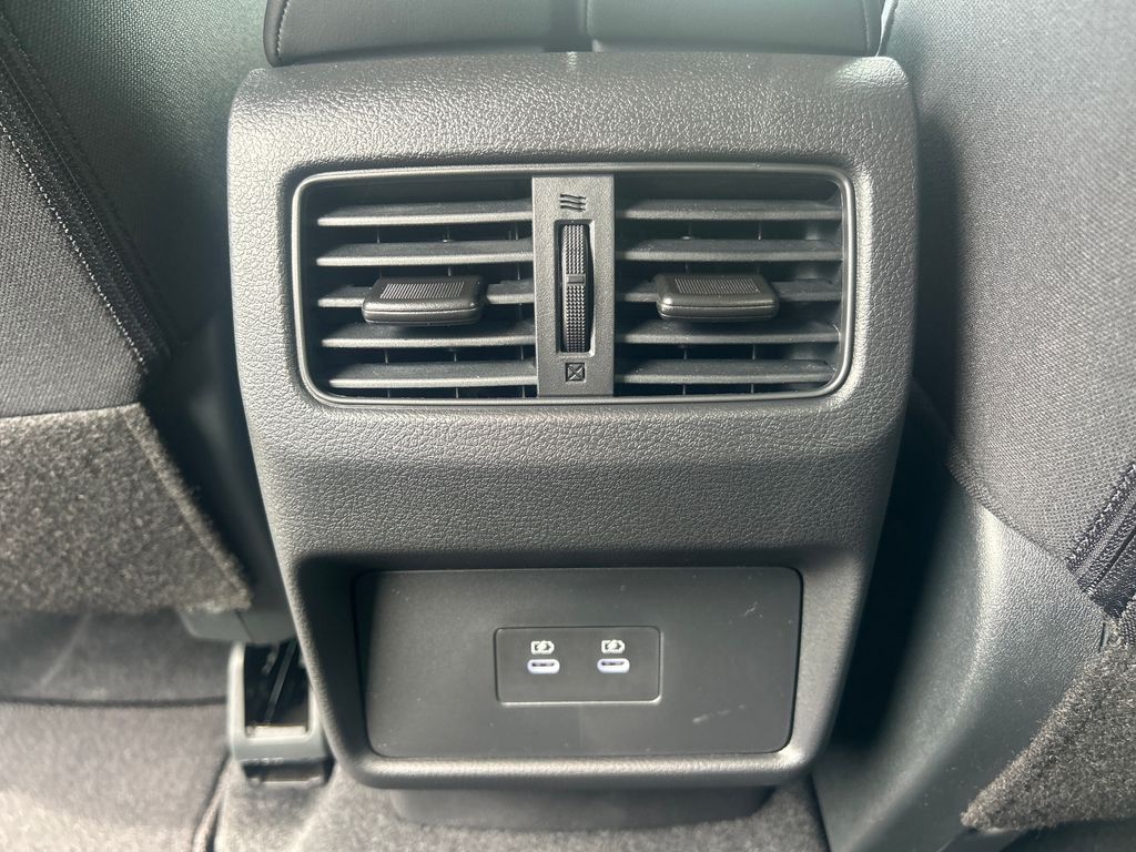 2026 Nissan Rogue SV photo 20