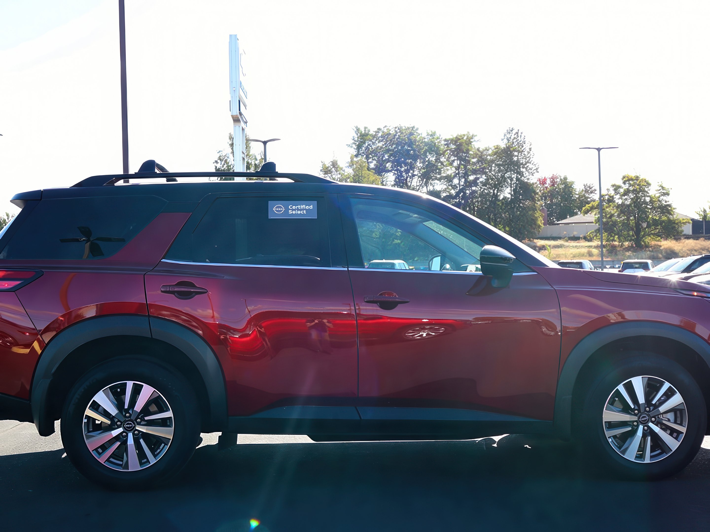 2025 Nissan Pathfinder SL photo 4