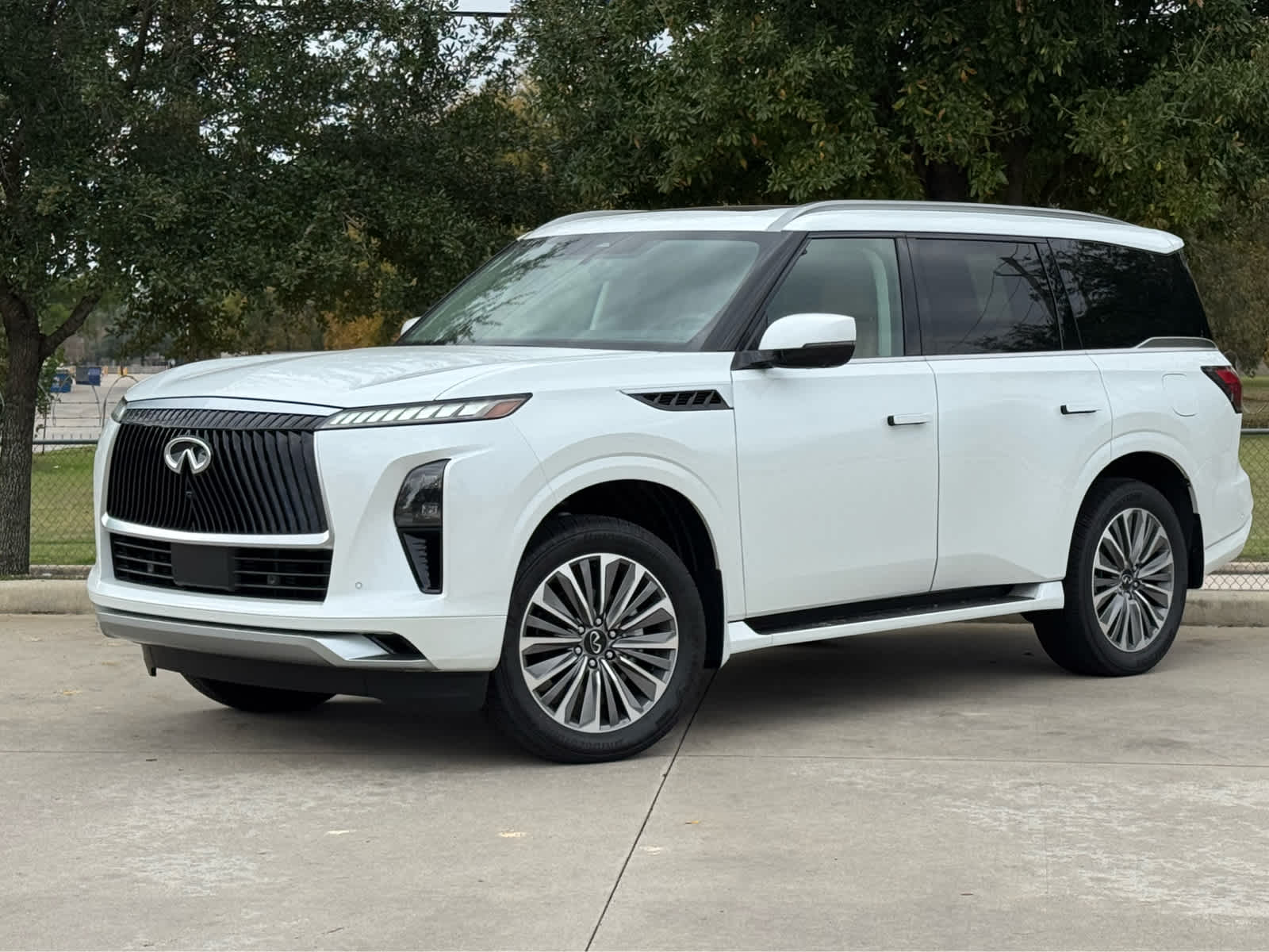 2026 INFINITI QX80 Luxe's photo