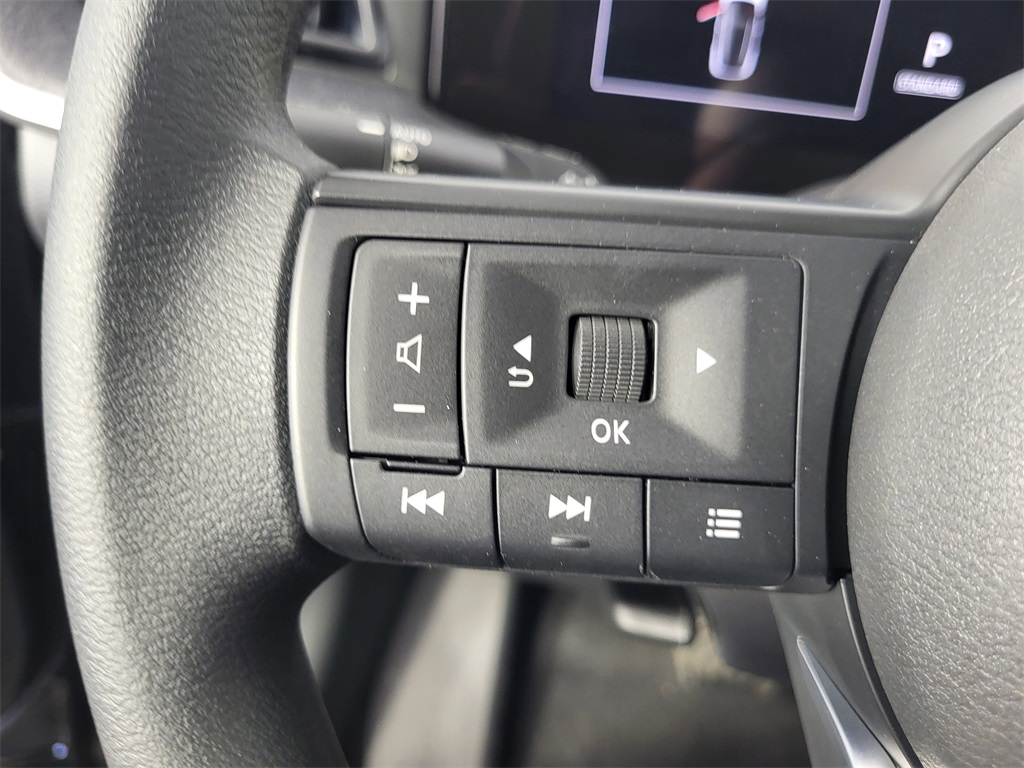 2025 Nissan Kicks SV photo 24