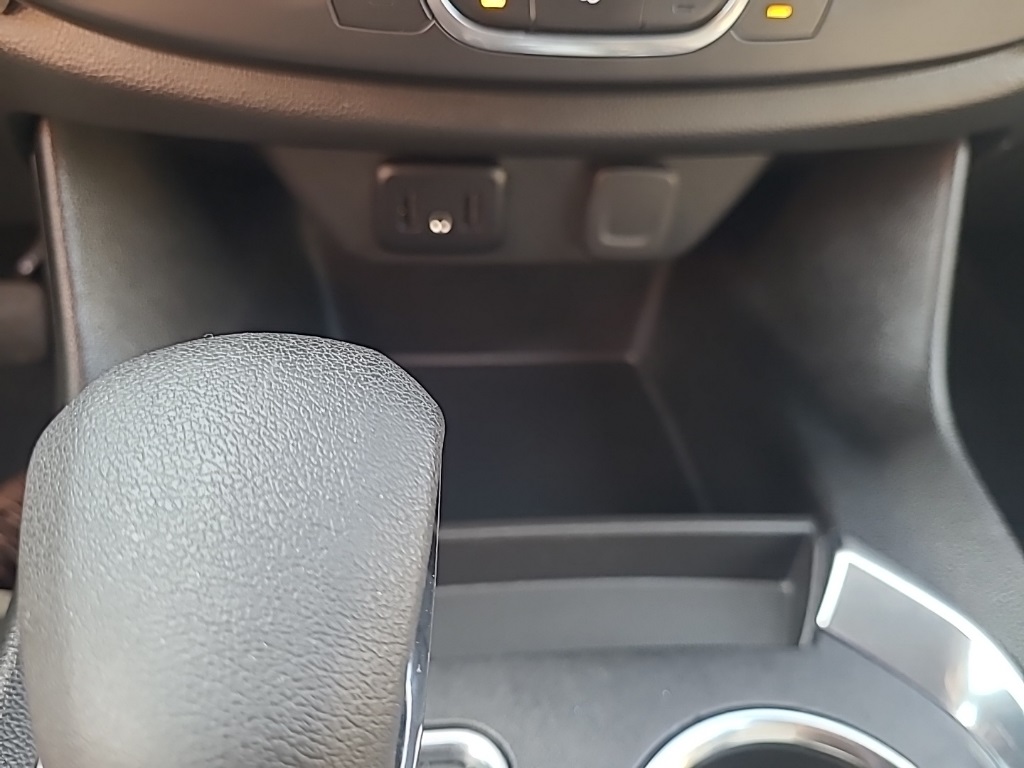 2022 Chevrolet Traverse LS photo 24