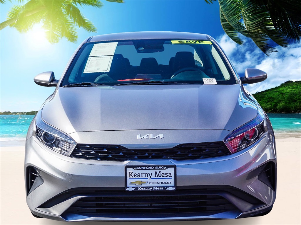 2023 Kia Forte LXS photo 2