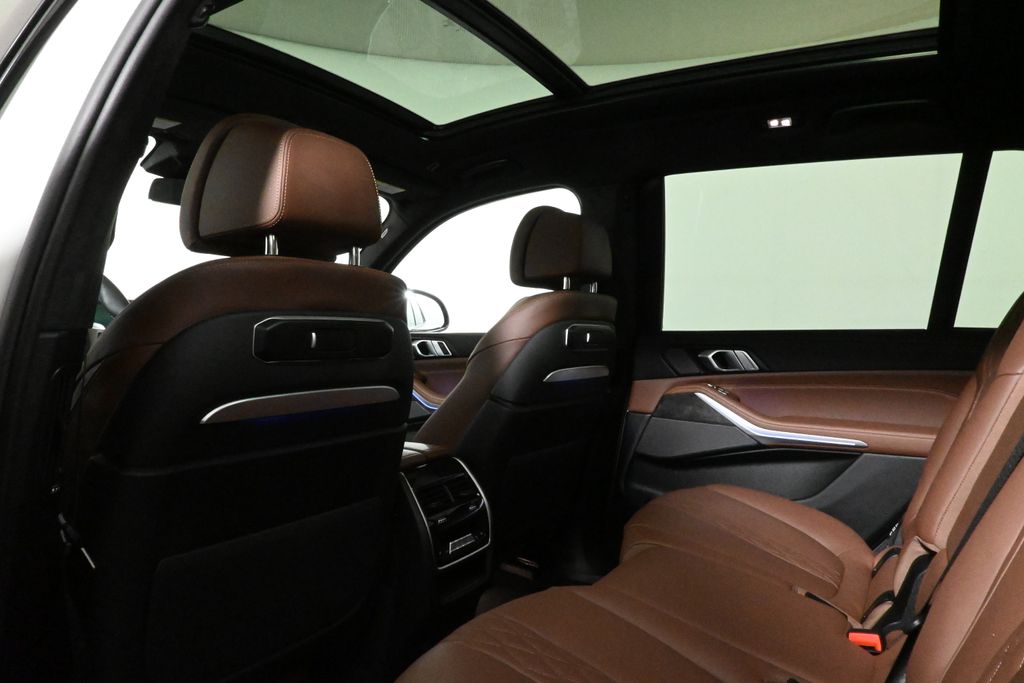 2025 Bmw X7 M60i photo 29