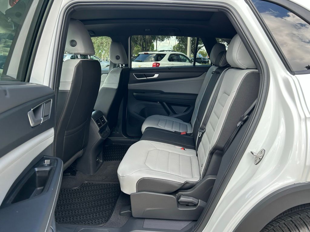 2026 Volkswagen Atlas Cross Sport SEL R-Line photo 39