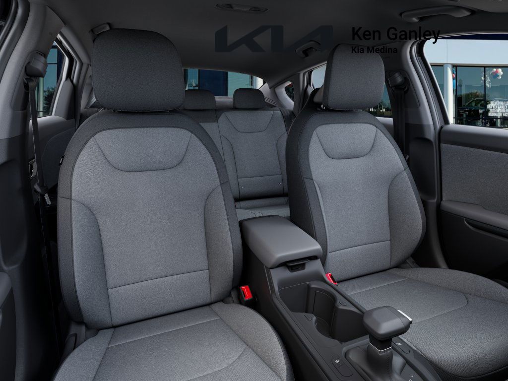 2025 Kia K4 LXS photo 15