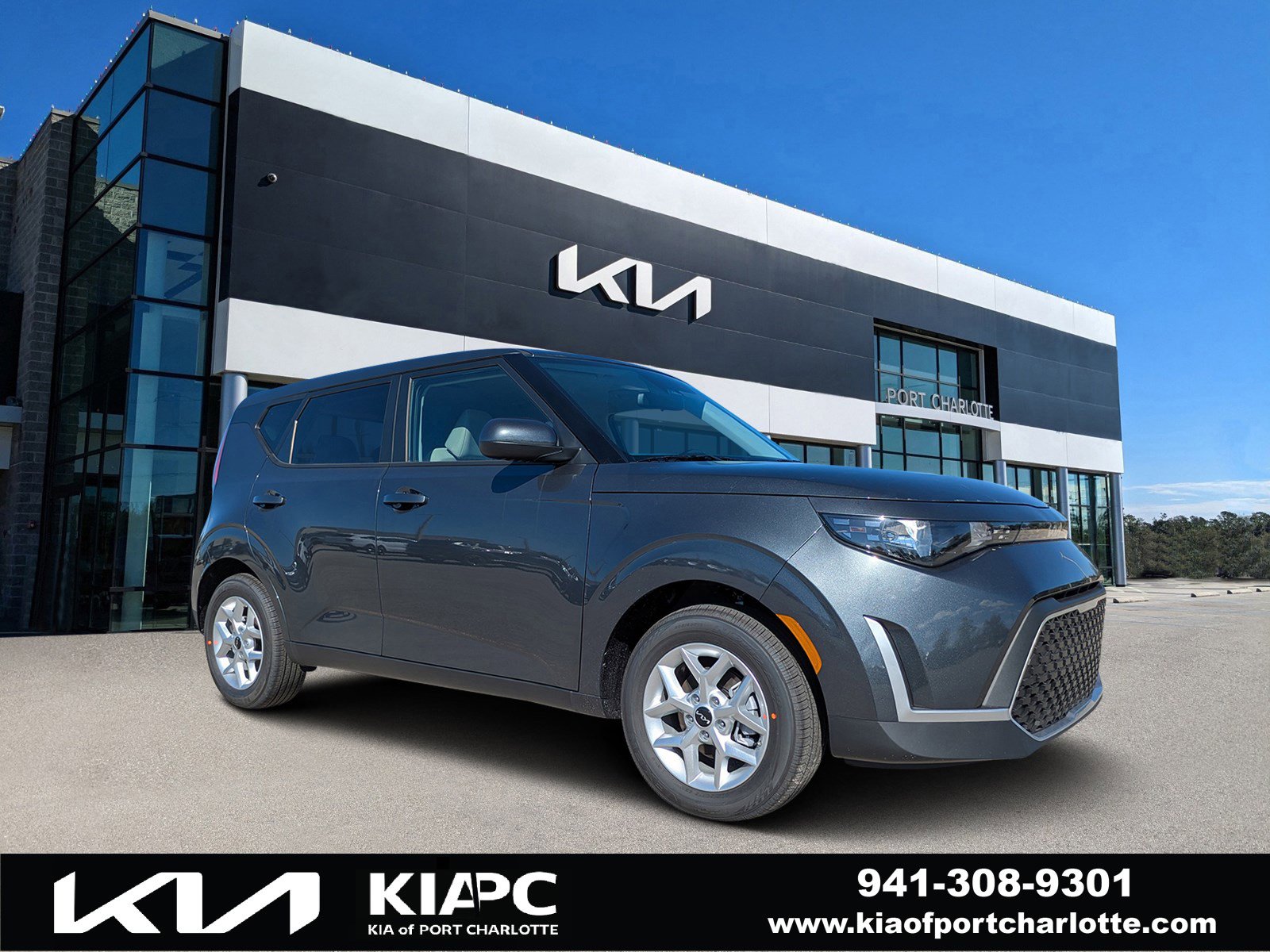 2025 Kia Soul LX's photo