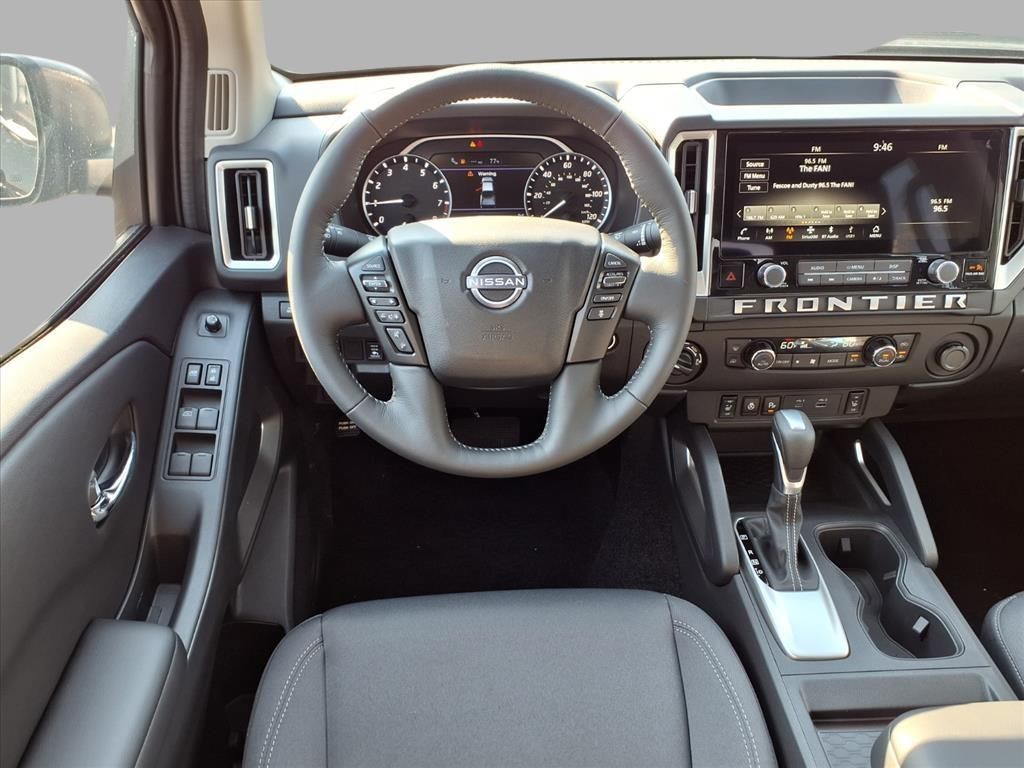 2025 Nissan Frontier SV photo 3