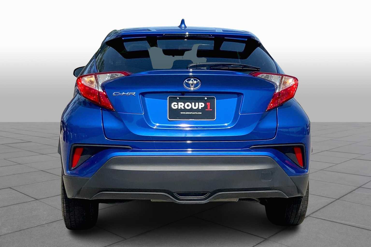 2020 Toyota C-HR LE photo 4