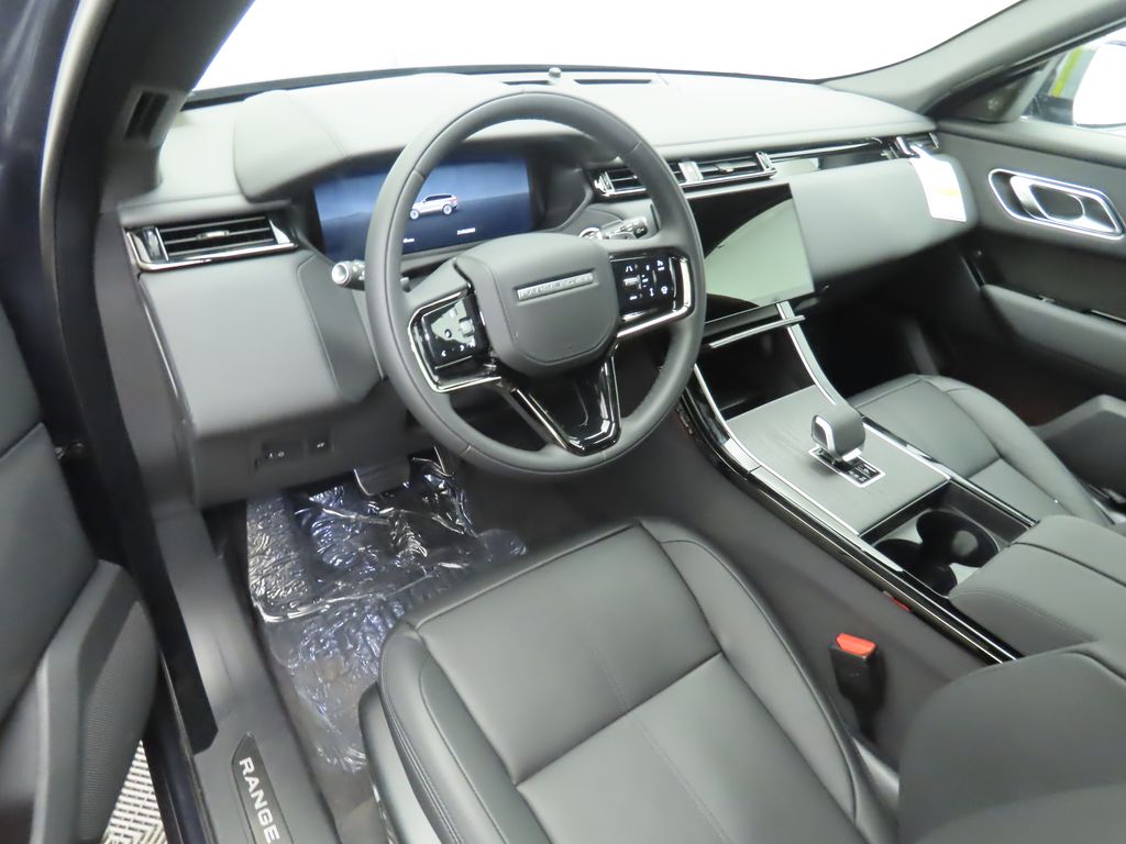 2026 Land Rover Range Rover Velar SE photo 8