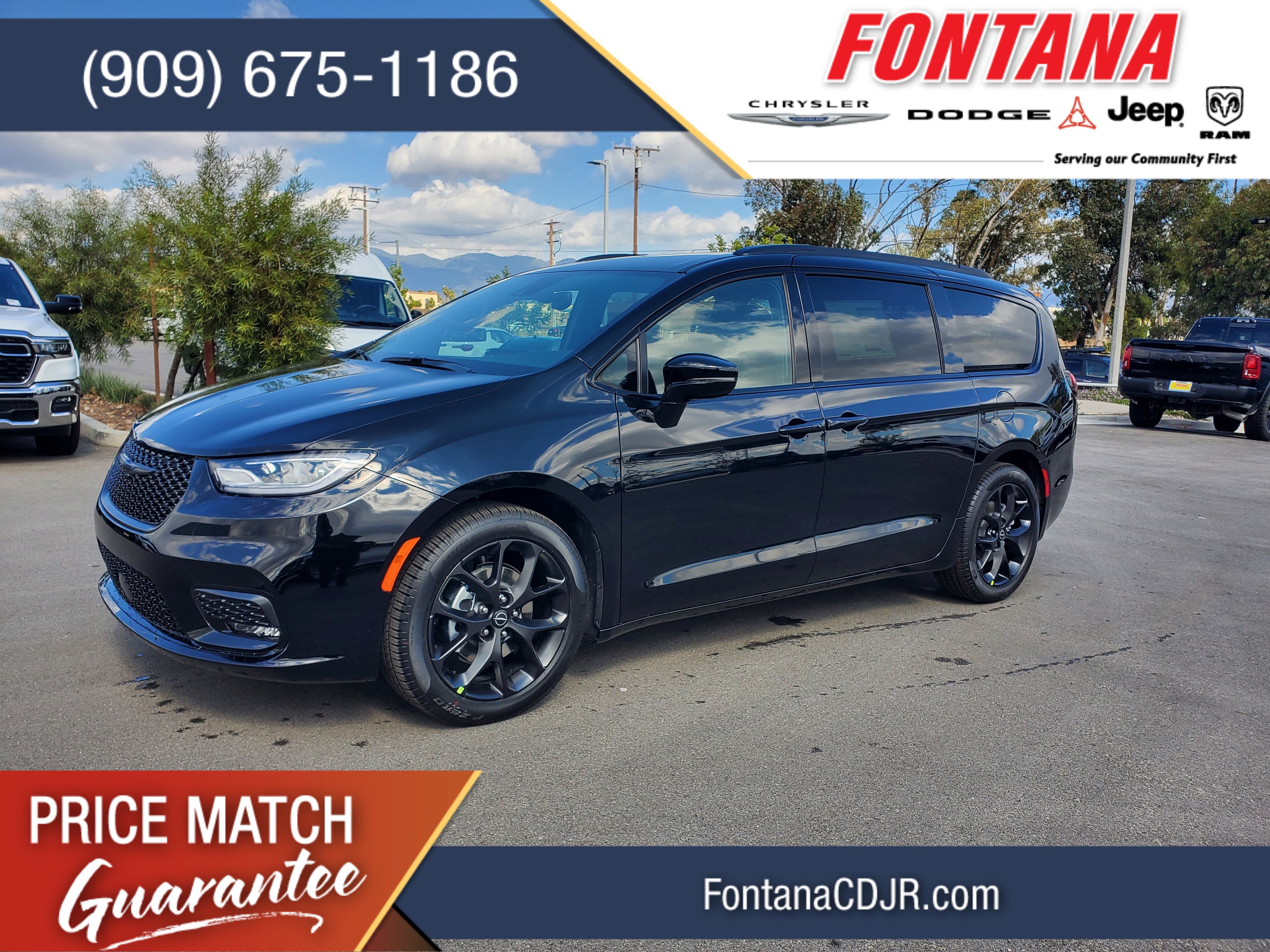 2026 Chrysler Pacifica Select's photo