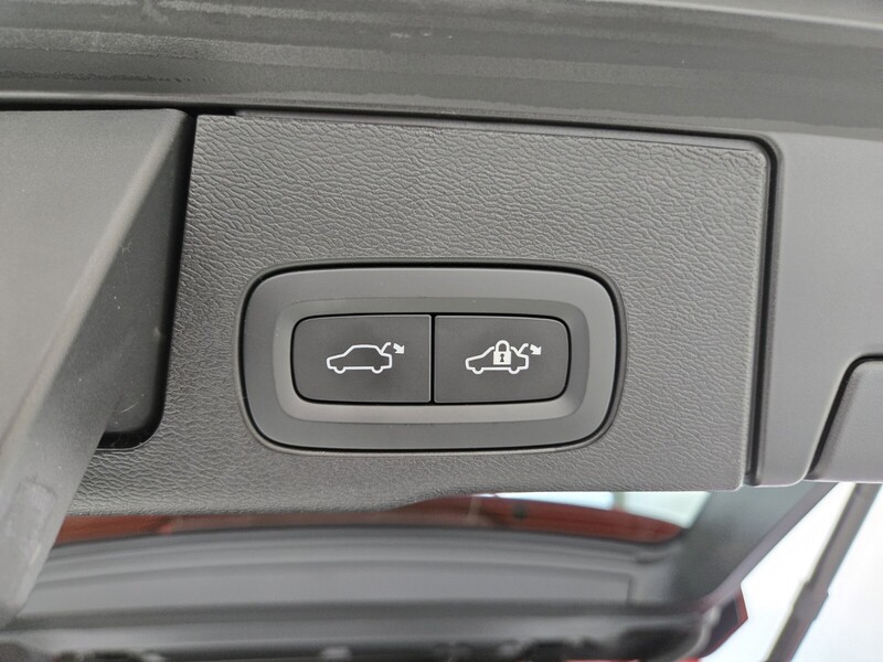 2024 Volvo XC60 B5 Plus photo 17