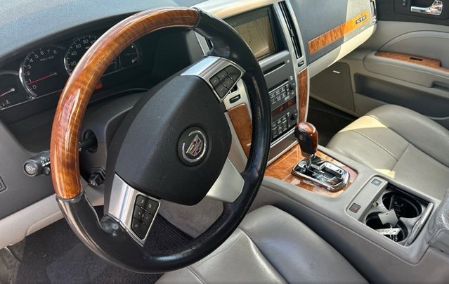 2010 Cadillac STS Performance photo 6