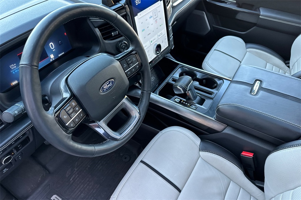 2024 Ford F-150 Lightning Platinum photo 10