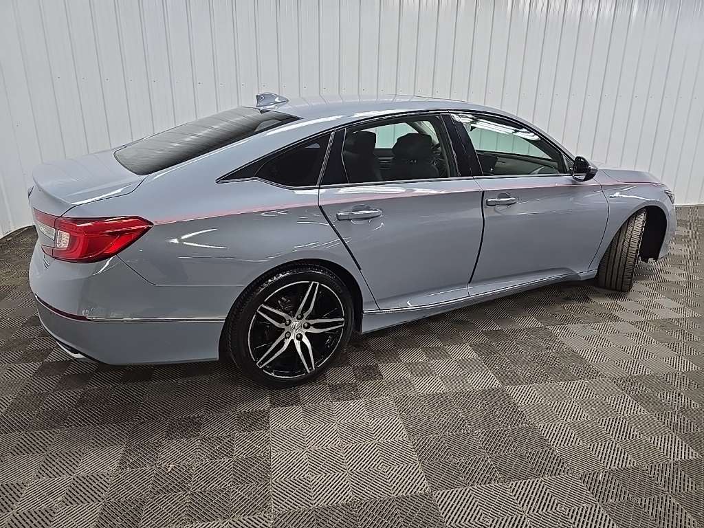 2022 Honda Accord Hybrid Touring photo 3