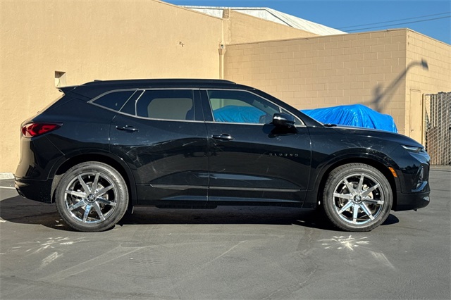 2019 Chevrolet Blazer RS photo 2