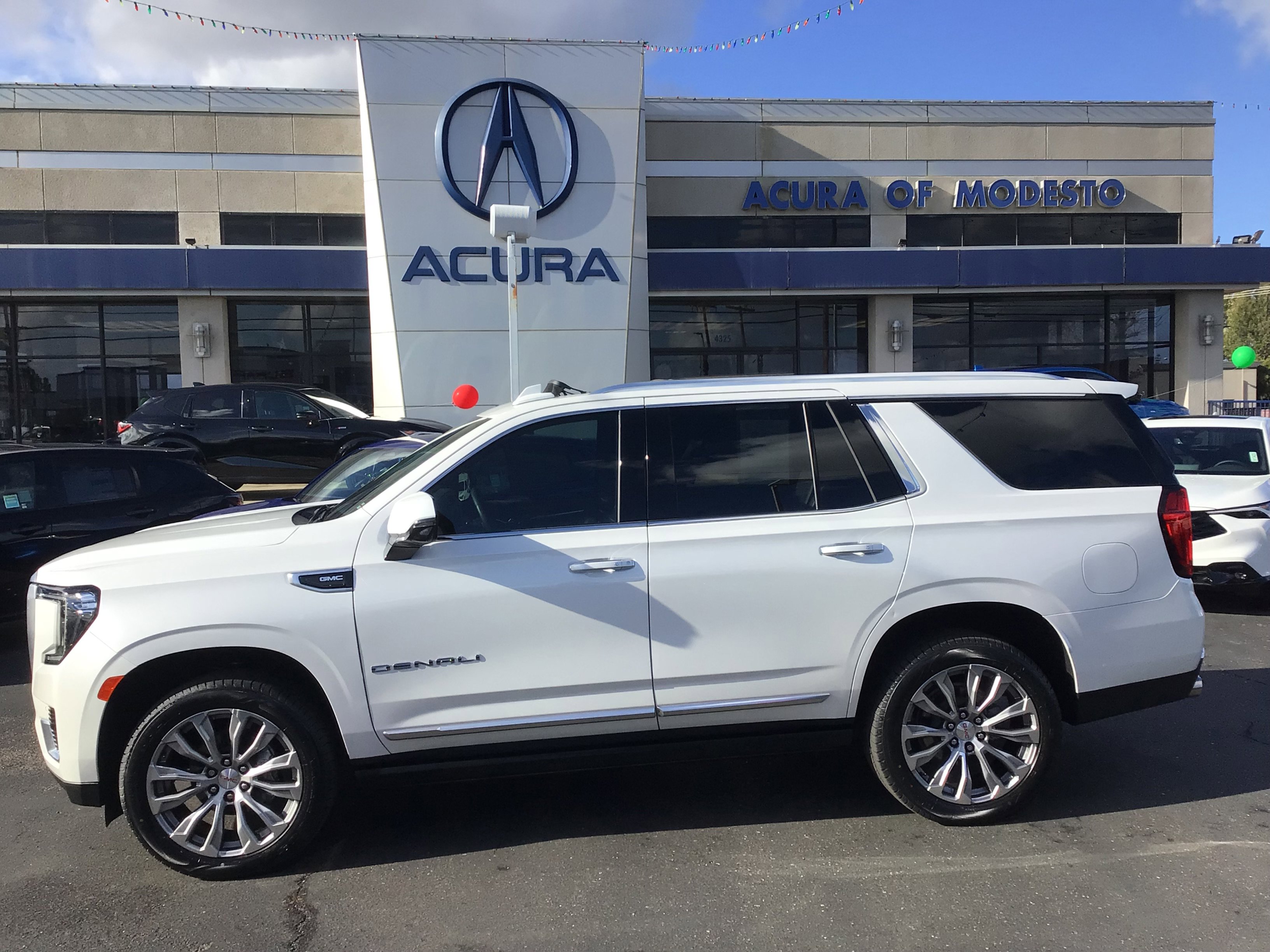 2021 GMC Yukon Denali's photo