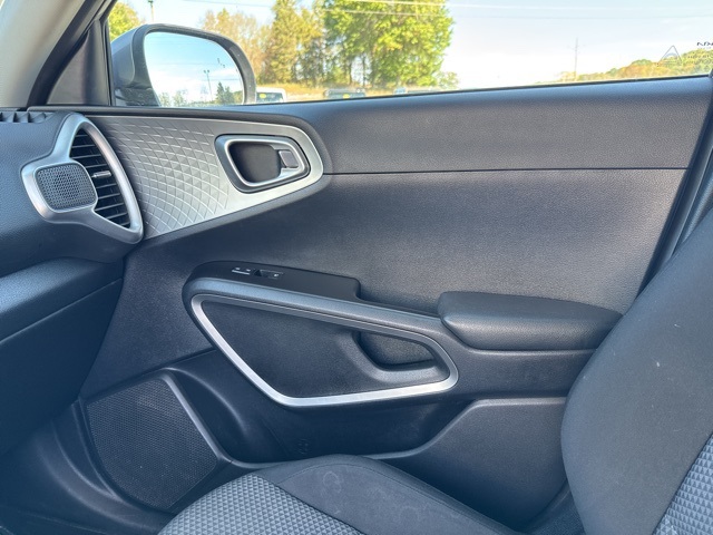 2022 Kia Soul LX photo 28