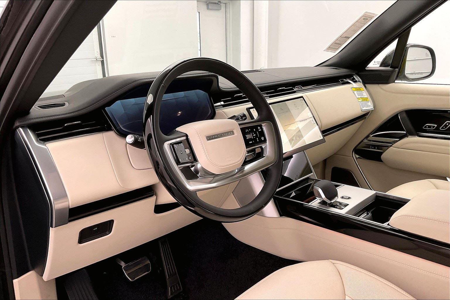 2025 Land Rover Range Rover Autobiography LWB photo 3