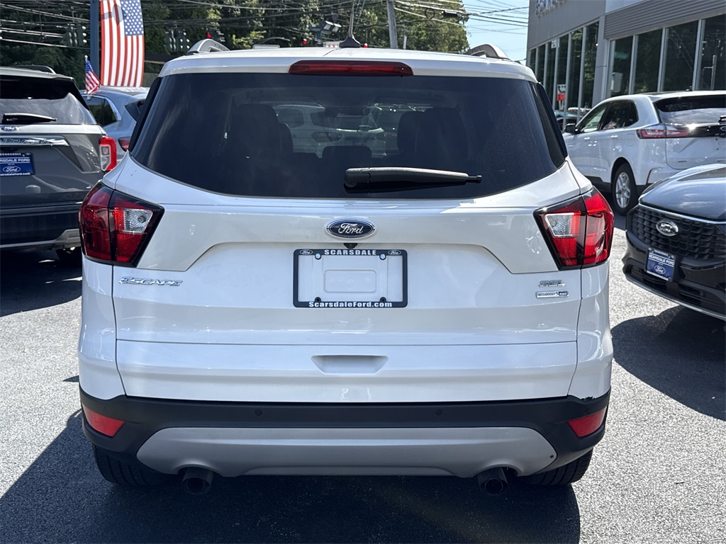 2019 Ford Escape SEL photo 4
