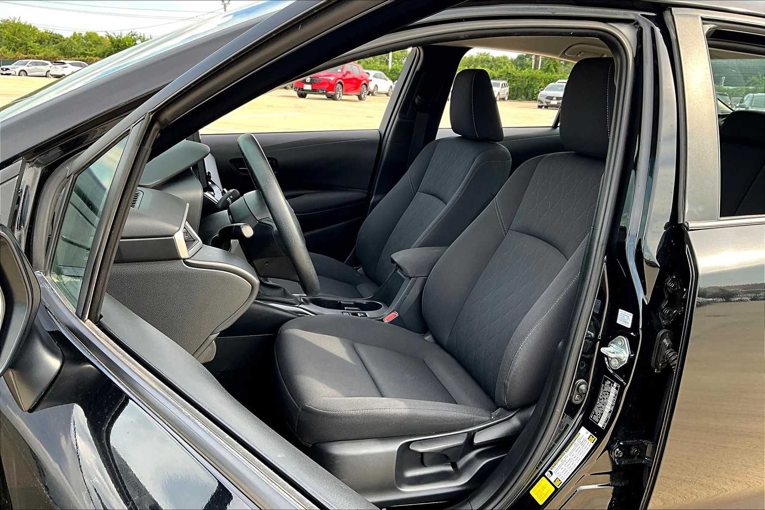 2023 Toyota Corolla LE photo 7