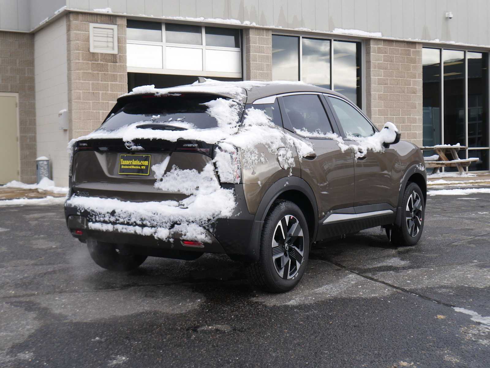 2025 Nissan Kicks SV photo 3