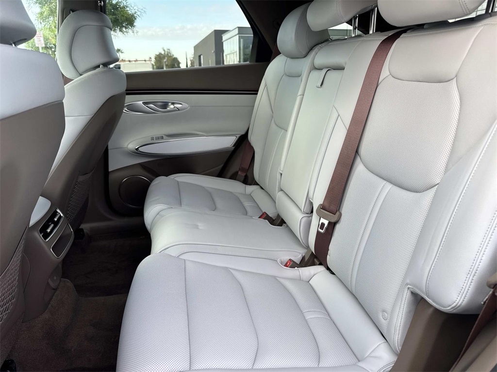 2026 Genesis Electrified GV70 Advanced photo 11