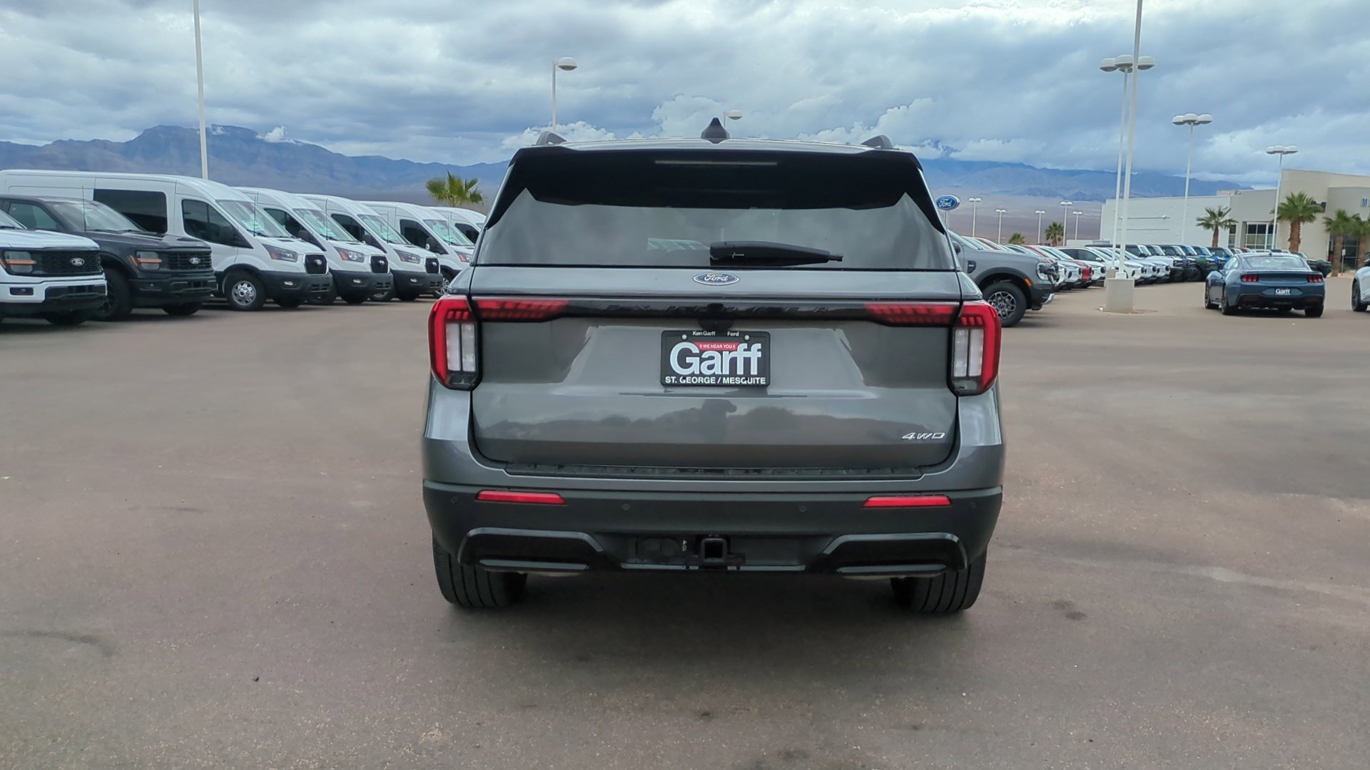 2025 Ford Explorer ST-Line photo 3