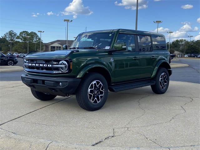 2025 Ford Bronco Outer Banks photo 4