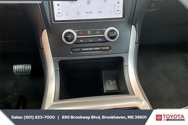 2023 Ford Edge SEL photo 19